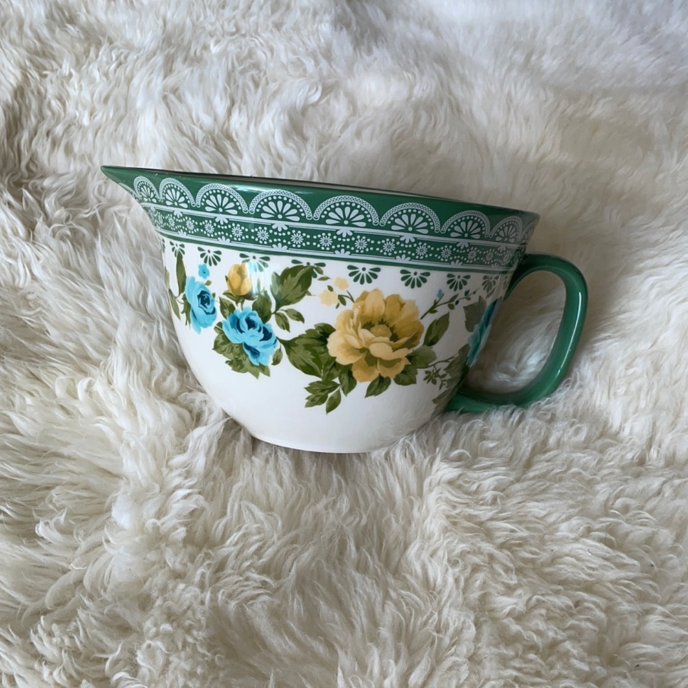 The Pioneer Woman Rose Shadow Batter Bowl
